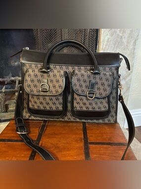 ✨ Dooney & Bourke Brown and Black Logo Crossbody Satchel ✨